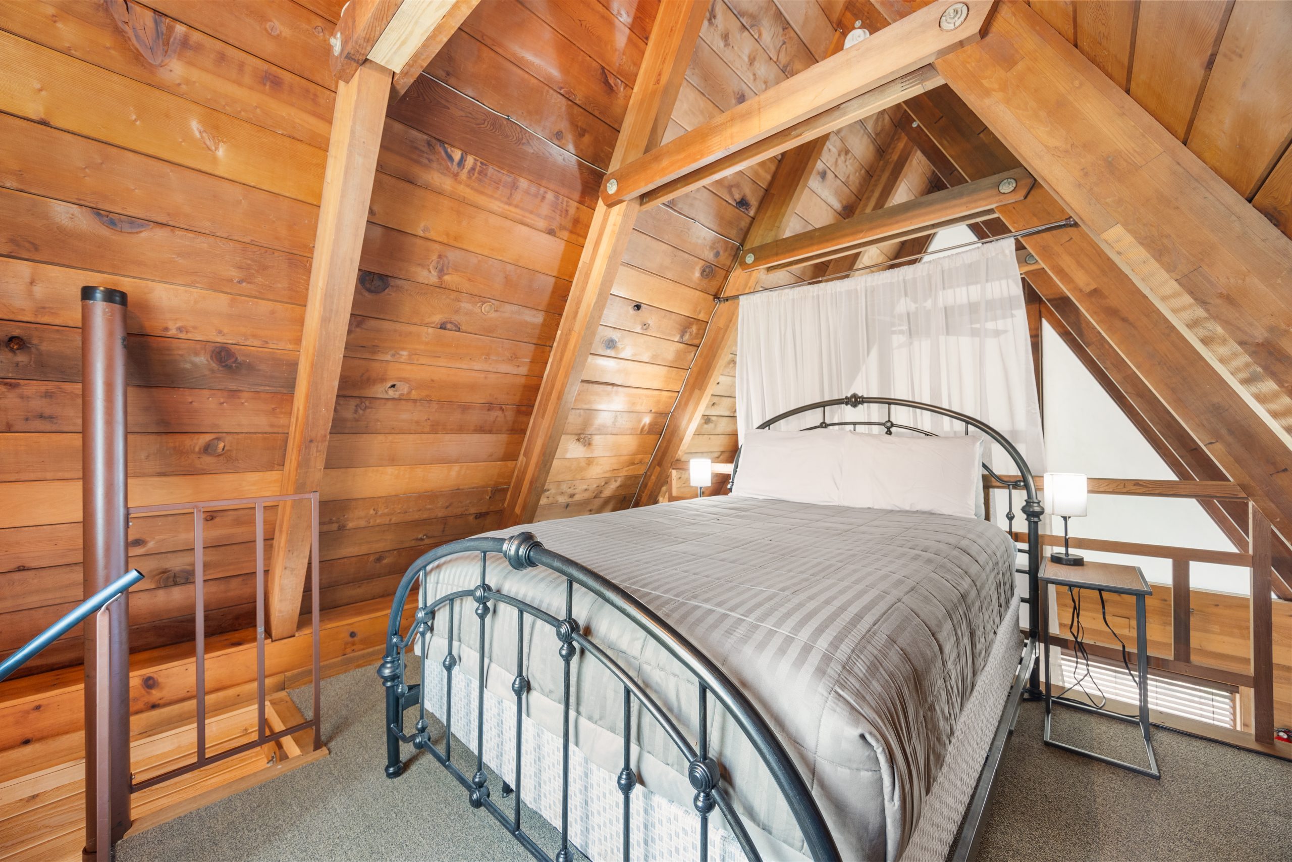 Rural Hill Farm-Historic A-Frame Chalet Loft Bed